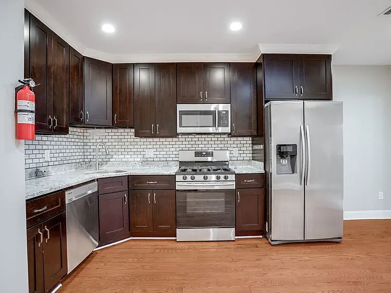 1714 W Virginia Ave NE #3 — Photo 8