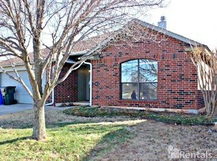 1909 Old Central Dr, Norman, OK 73071