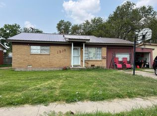 1910 Drake Dr, Perryton, TX 79070