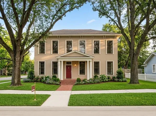 100 W Stockbridge St, Eagle Lake, TX 77434