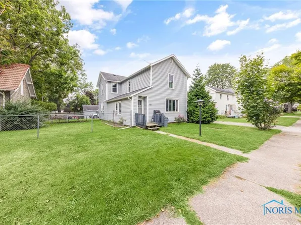 115 W Leggett St, Wauseon, OH 43567