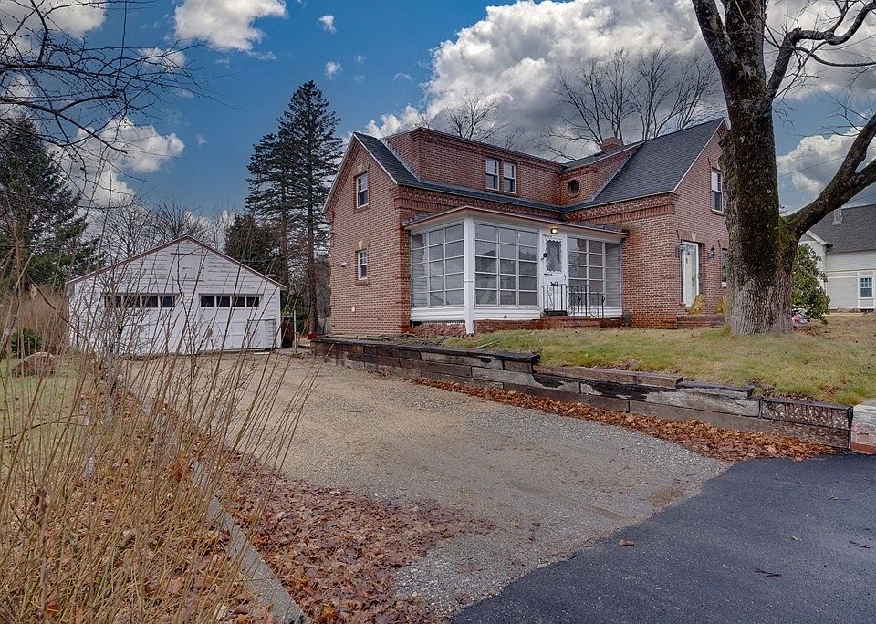 376 Central St, Winchendon, MA 01475 Zillow