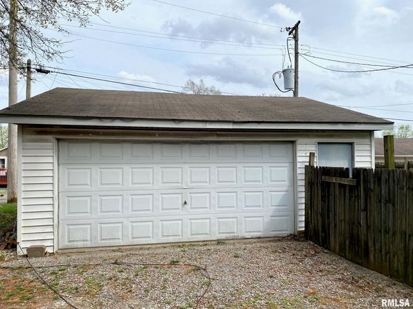 320 S 19th St, Herrin, IL 62948