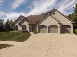 7223 W Mayer Dr, Greenfield, IN 46140