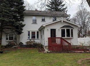 602 Landing Rd N, Rochester, NY 14625