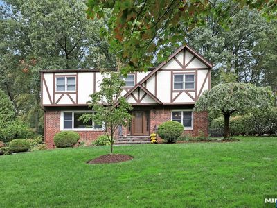 35 Appletree Ln, Hillsdale, NJ, 07642