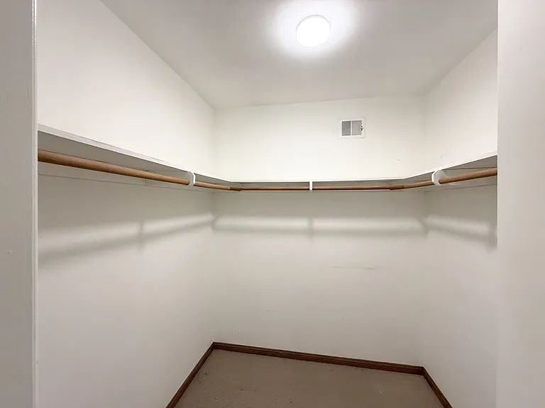 9721 Orangewood Ave — Photo 15