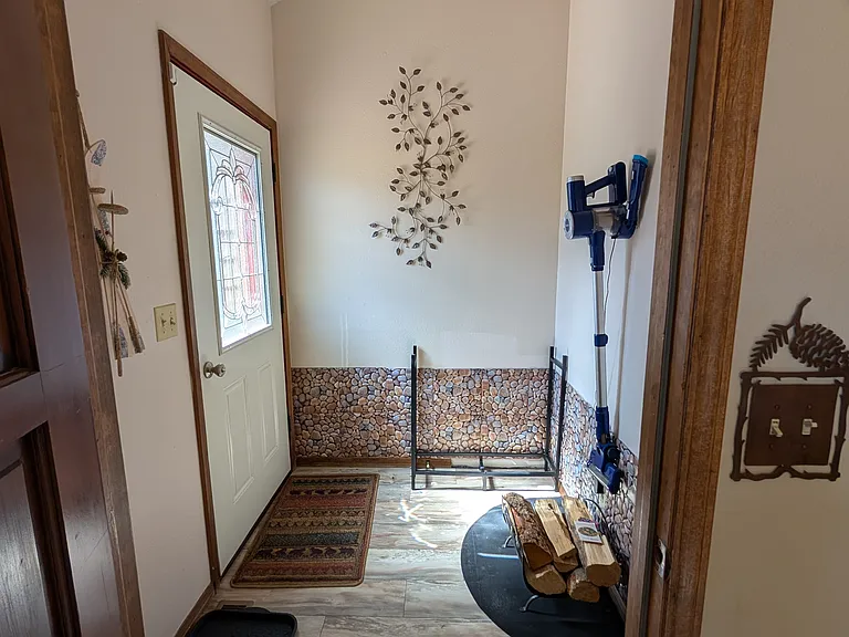 186 Lake View Cir E — Photo 24