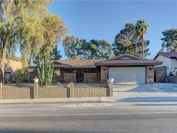 3826 Spitze Dr, Las Vegas, NV 89103