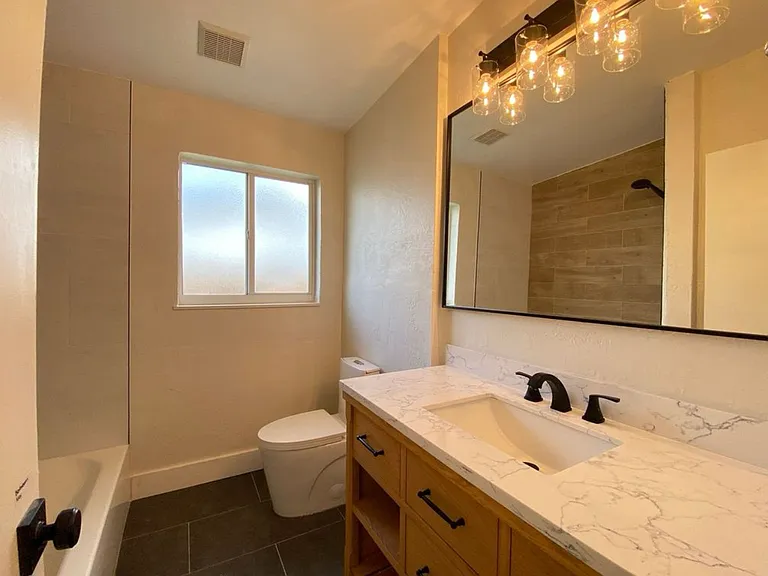 424 Manhattan Ave — Photo 10