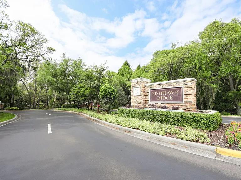15843 Fishhawk View Dr — Photo 38