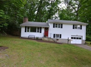 6 Blackwood Rd, Brookfield, CT 06804