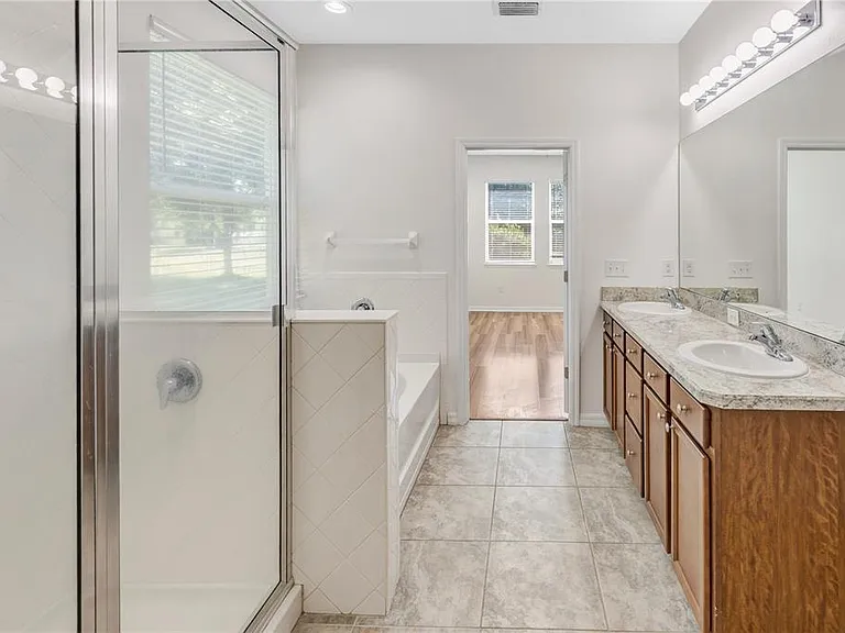 11607 Warren Oaks Pl — Photo 32