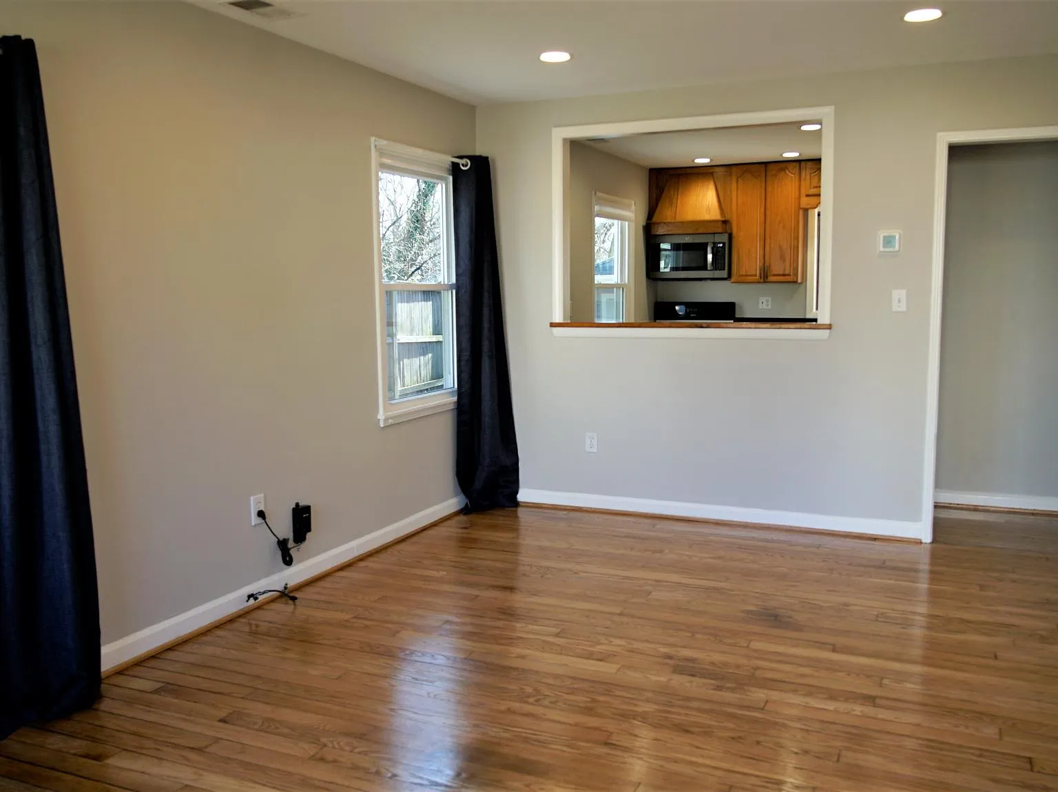 3 bed, 1221 sqft, $3,400 — Photo 4