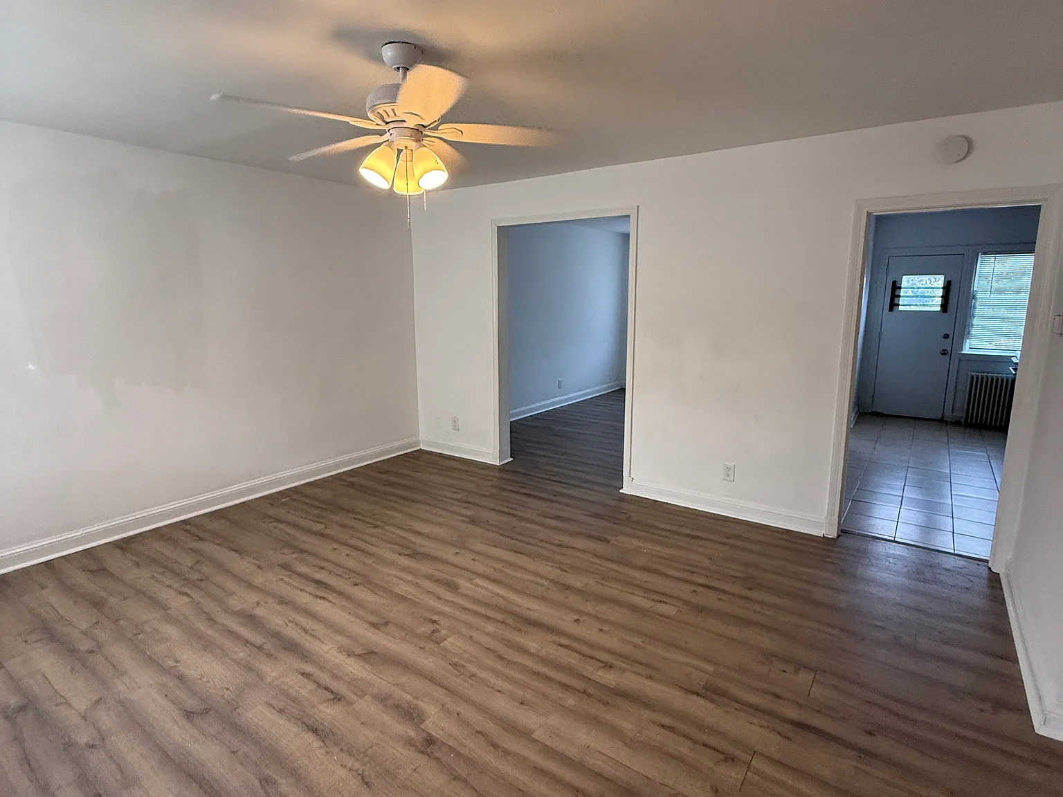 3 bed, 1.5 bath, 1463 sqft, $1,750 — Photo 2
