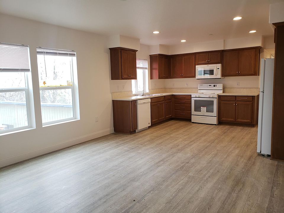 1st image of 1105 Pope St
