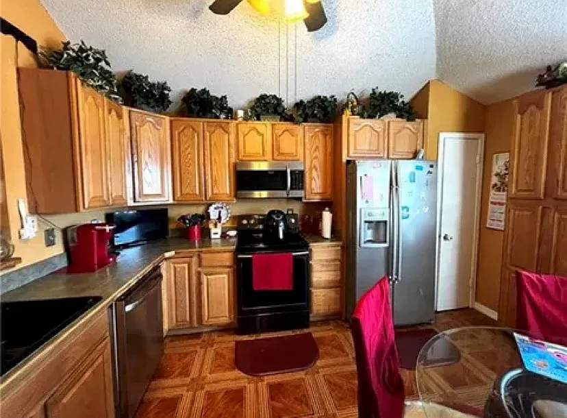 3 bed, 1581 sqft, $1,800 — Photo 2