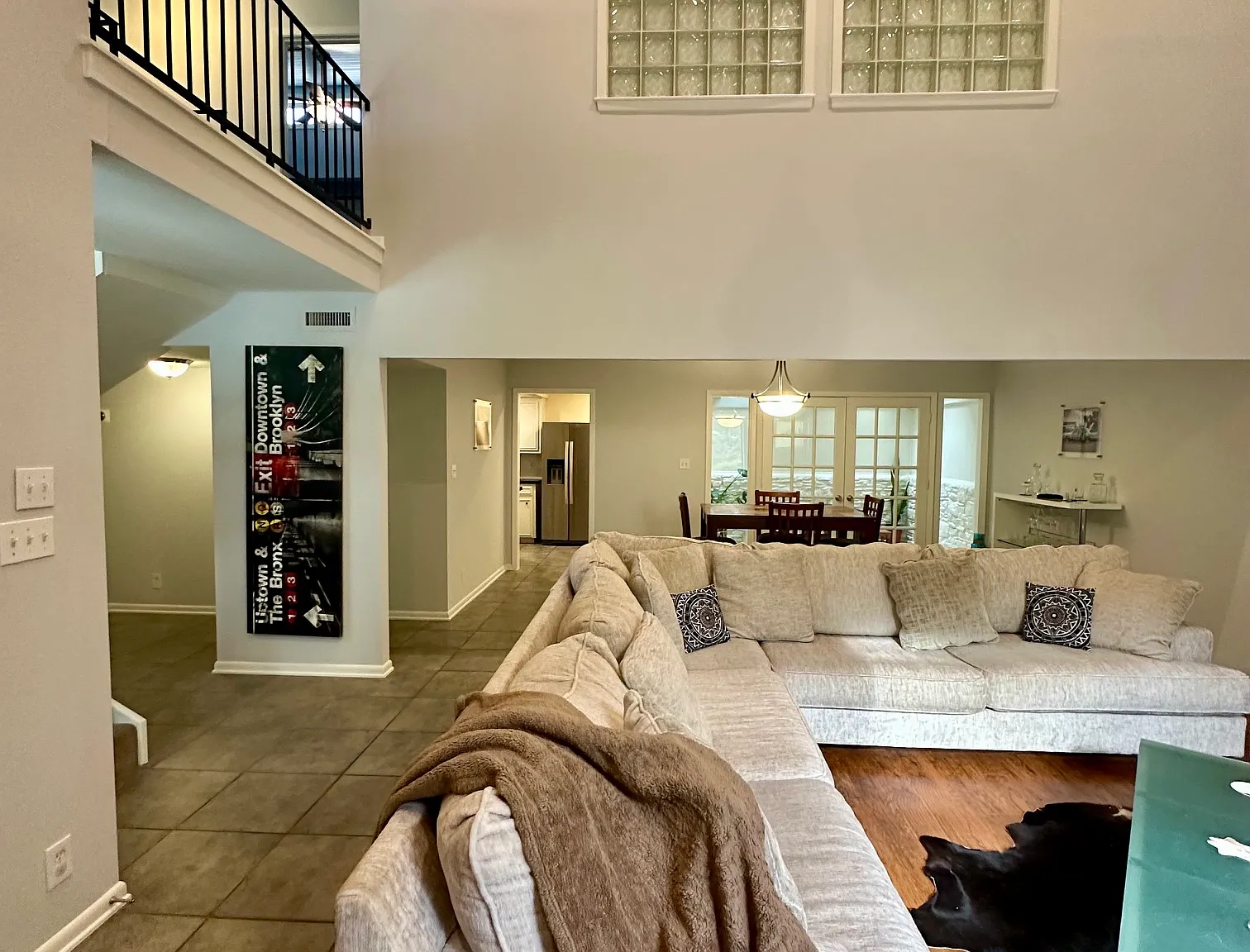 3 bed, 2.5 bath, 2100 sqft, $2,800 — Photo 3