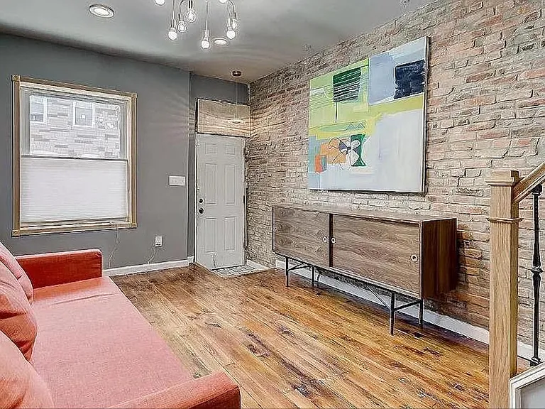 150 N Curley St — Photo 2