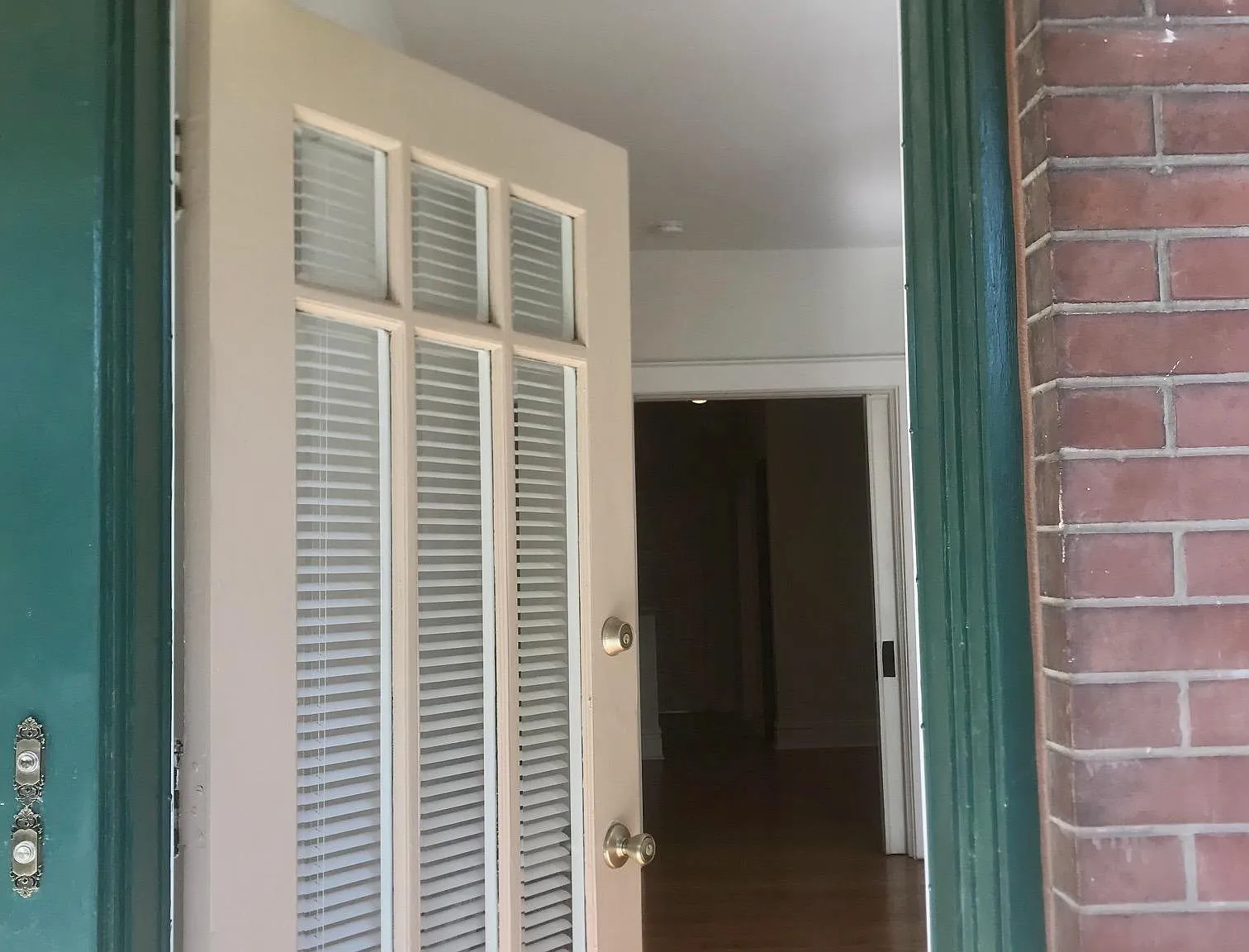 3005 Sidney St — Photo 3