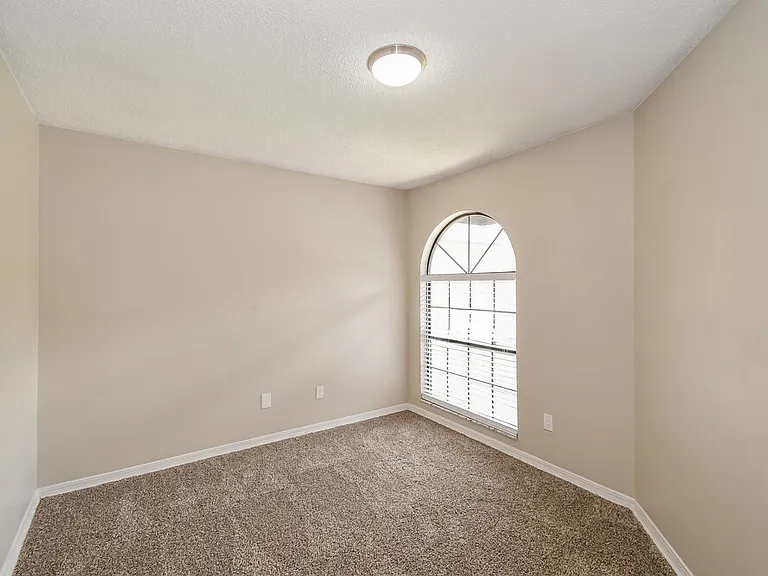 2852 Lantana Lakes Dr E — Photo 14