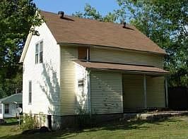 2nd image of 106 Douglas St
