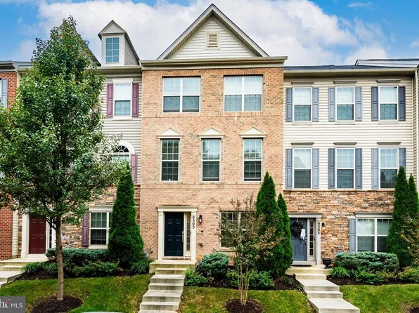 9505 Smithview Pl, Lanham, MD 20706