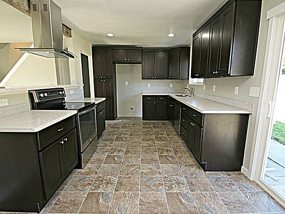 5th image of 9707 B St E