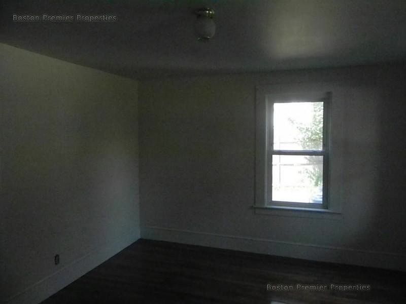 1st image of 65 Wales St
