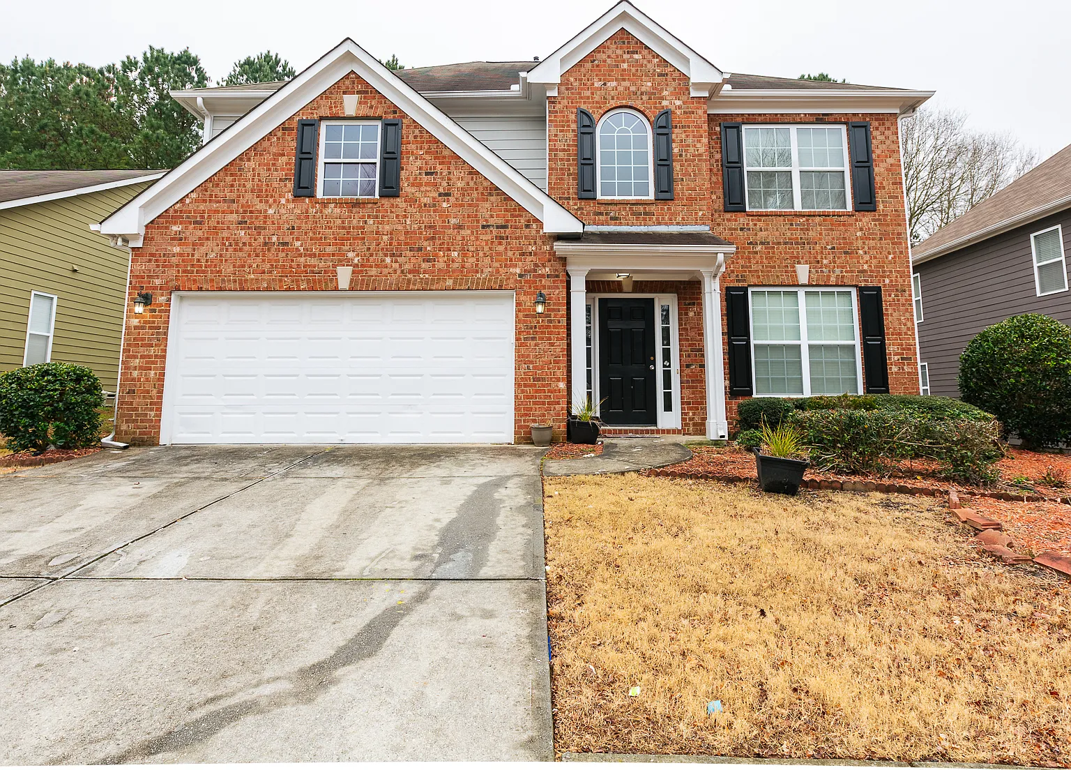 4 bed, 2.5 bath, 2462 sqft, $2,295 — Photo 1