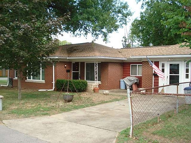 1st image of 2101 Southeast Blvd
