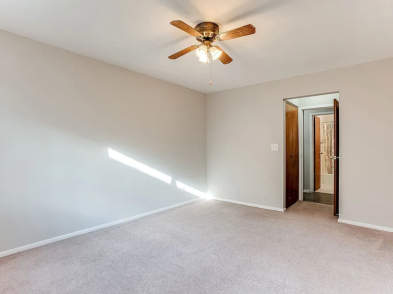 2421 Pillsbury Ave S — Photo 13