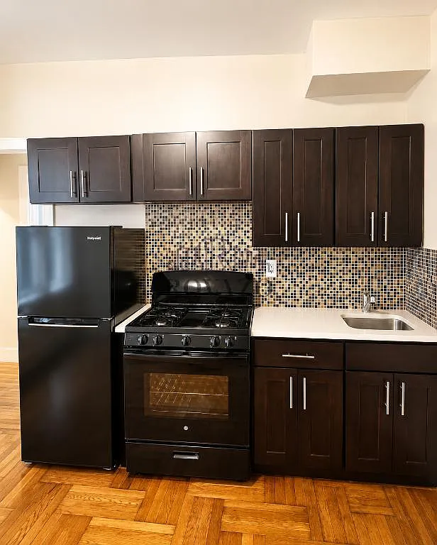 2 bed, 650 sqft, $1,725 — Photo 1
