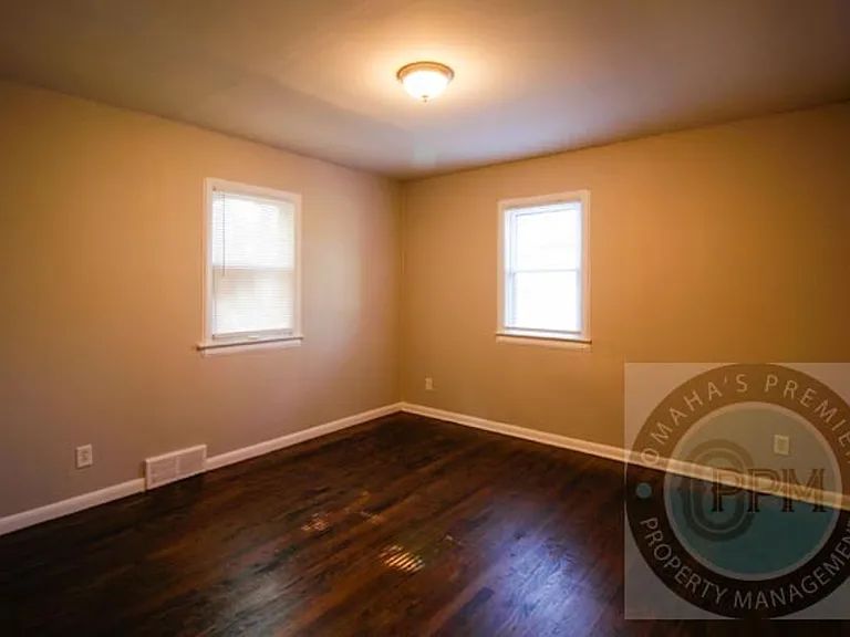 2119 Monroe St — Photo 12