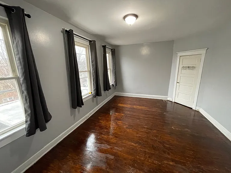 2622 Garrett Ave — Photo 2