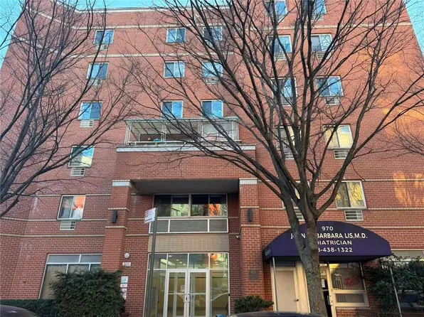 970 41st St APT 3E, Brooklyn, NY 11219