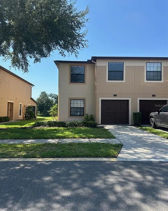 2516 Edgewater Falls Dr