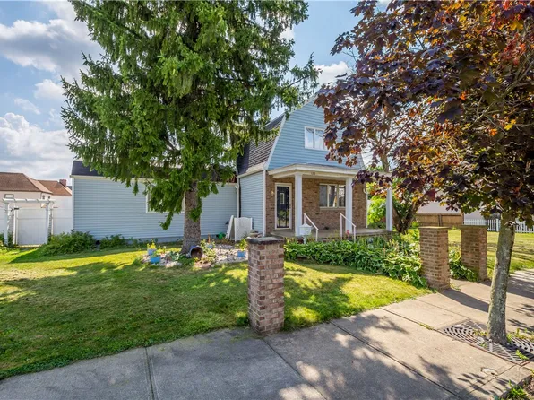 122 Castner Ave, Donora, PA 15033