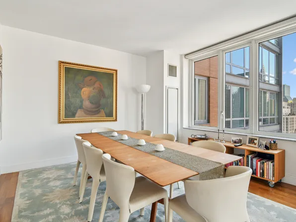 250 East 53rd Street image 3 of 13