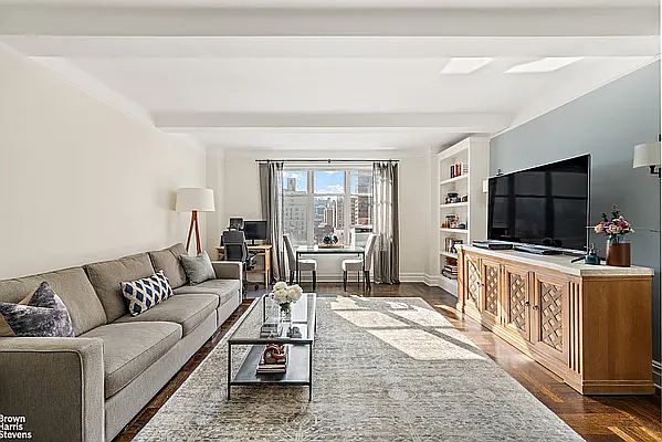 1st image of 200 W 86th St APT 10L