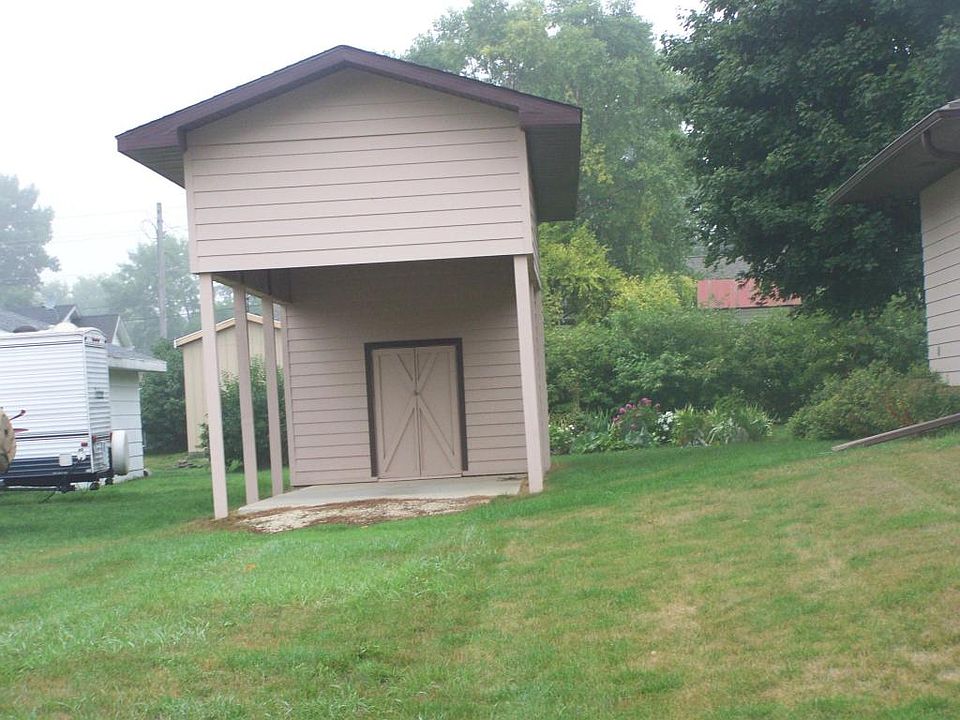 2nd image of 2101 23rd St