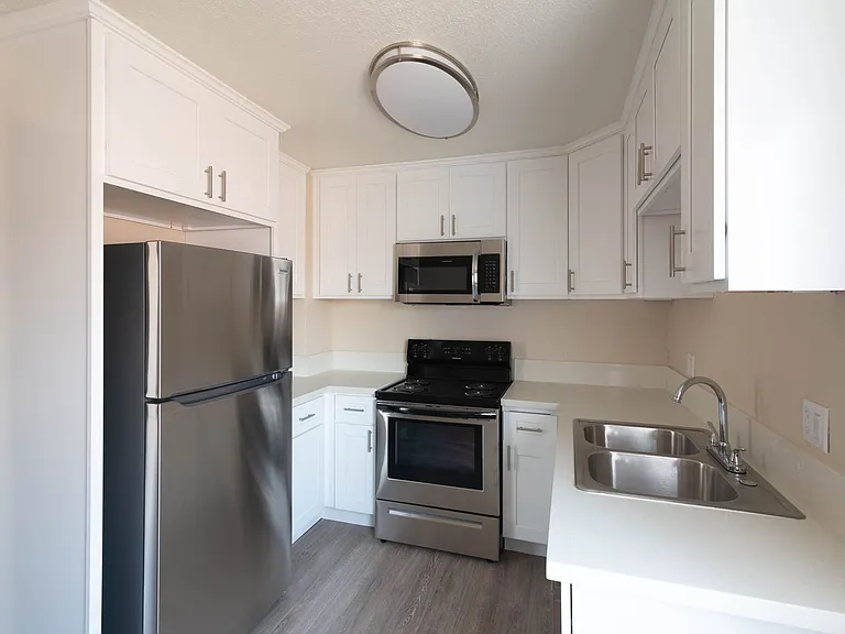 Briarwood Apartments - Riverside, CA — Photo 80