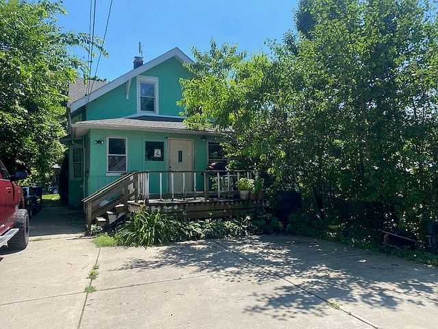 2nd image of 612 Massena Ave
