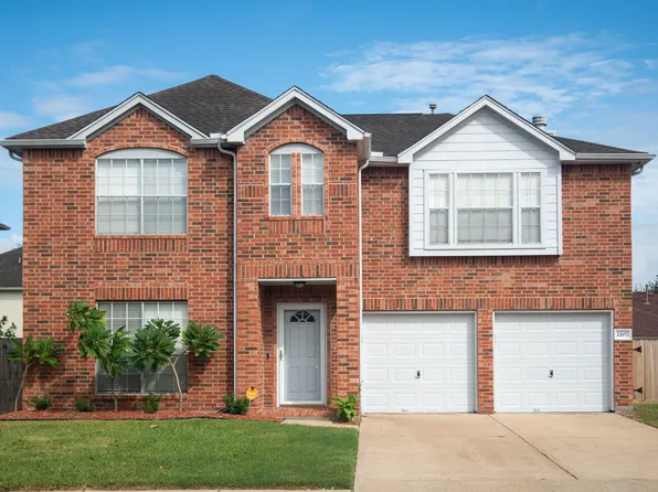 2207 Ames St, Pearland, TX 77584