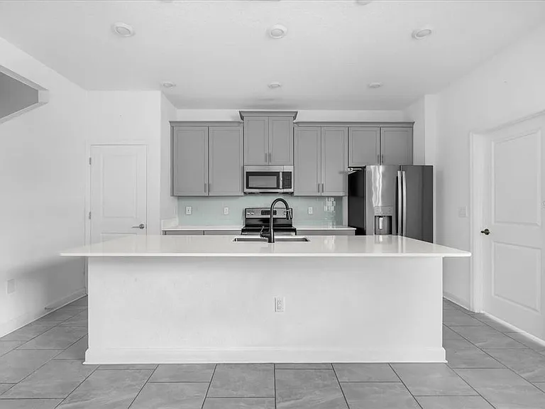 2959 Addison Blvd — Photo 4