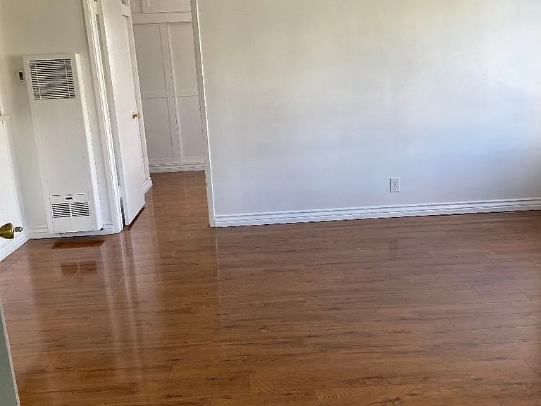 a1306 — Photo 2