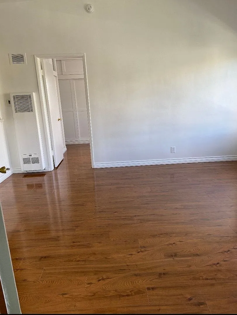 Building Photo - a1306