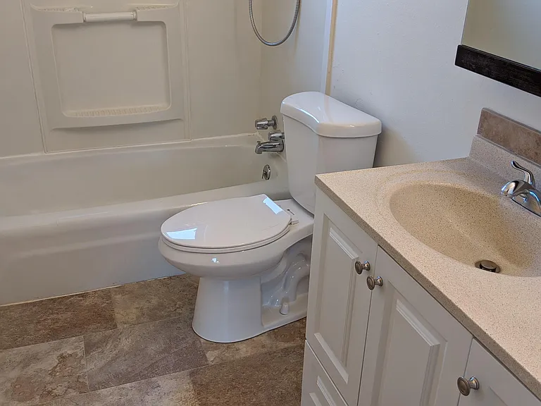 607 Roma Ct #A — Photo 8