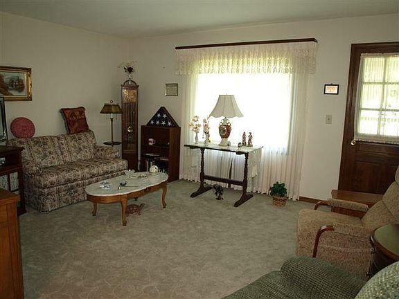 4th image of 725 Blue Ash Dr SE