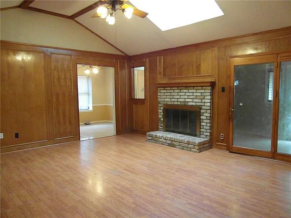 2nd image of 1214 Monterrey Dr